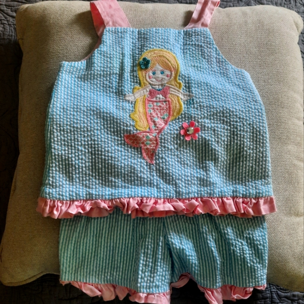 Reversible girls short set - mermaid/Easter - 4T Bailey Boys